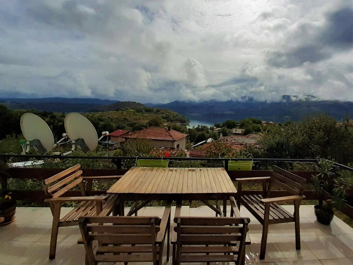 Mihaela Lake Retreat Yuvalar Εξωτερικό φωτογραφία