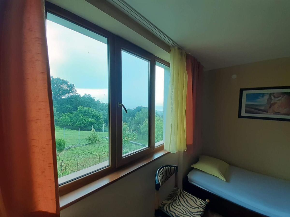 Mihaela Lake Retreat Yuvalar Εξωτερικό φωτογραφία