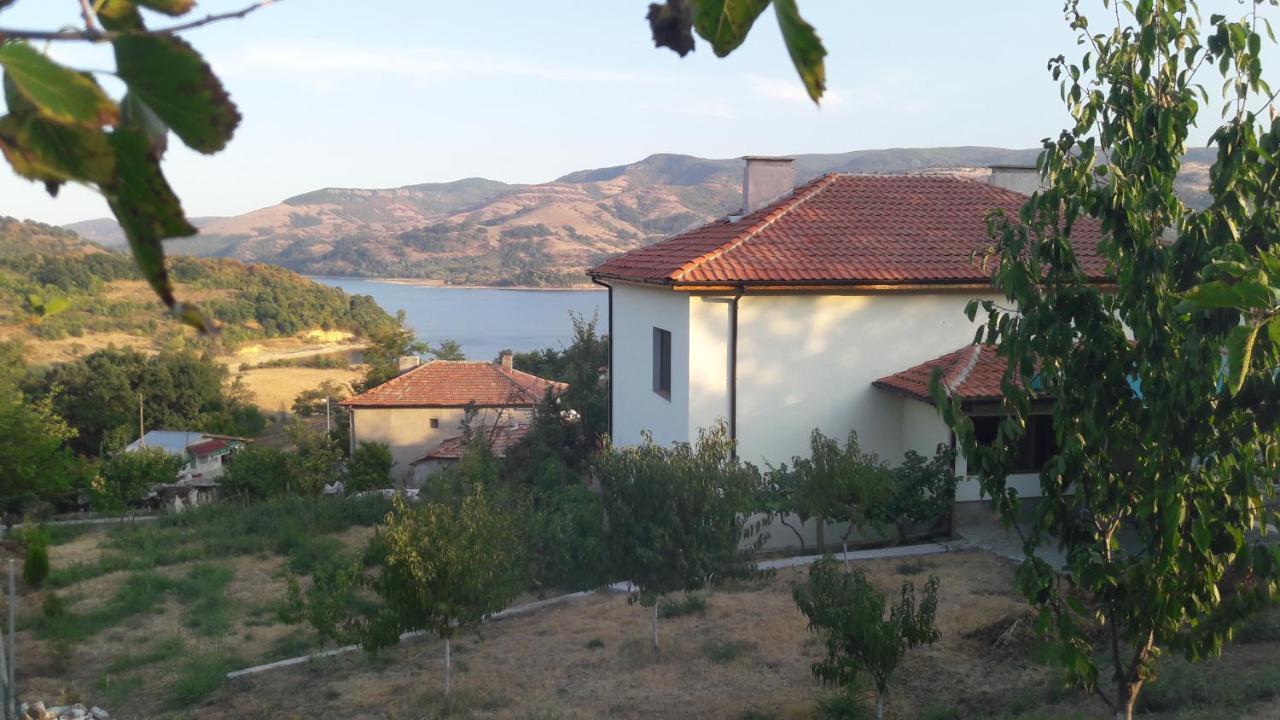 Mihaela Lake Retreat Yuvalar Εξωτερικό φωτογραφία