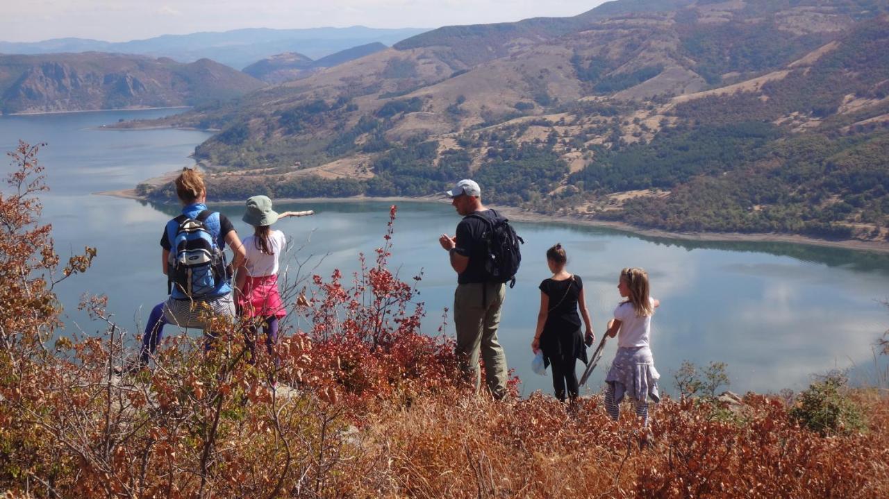 Mihaela Lake Retreat Yuvalar Εξωτερικό φωτογραφία