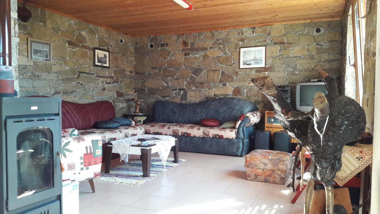 Mihaela Lake Retreat Yuvalar Εξωτερικό φωτογραφία