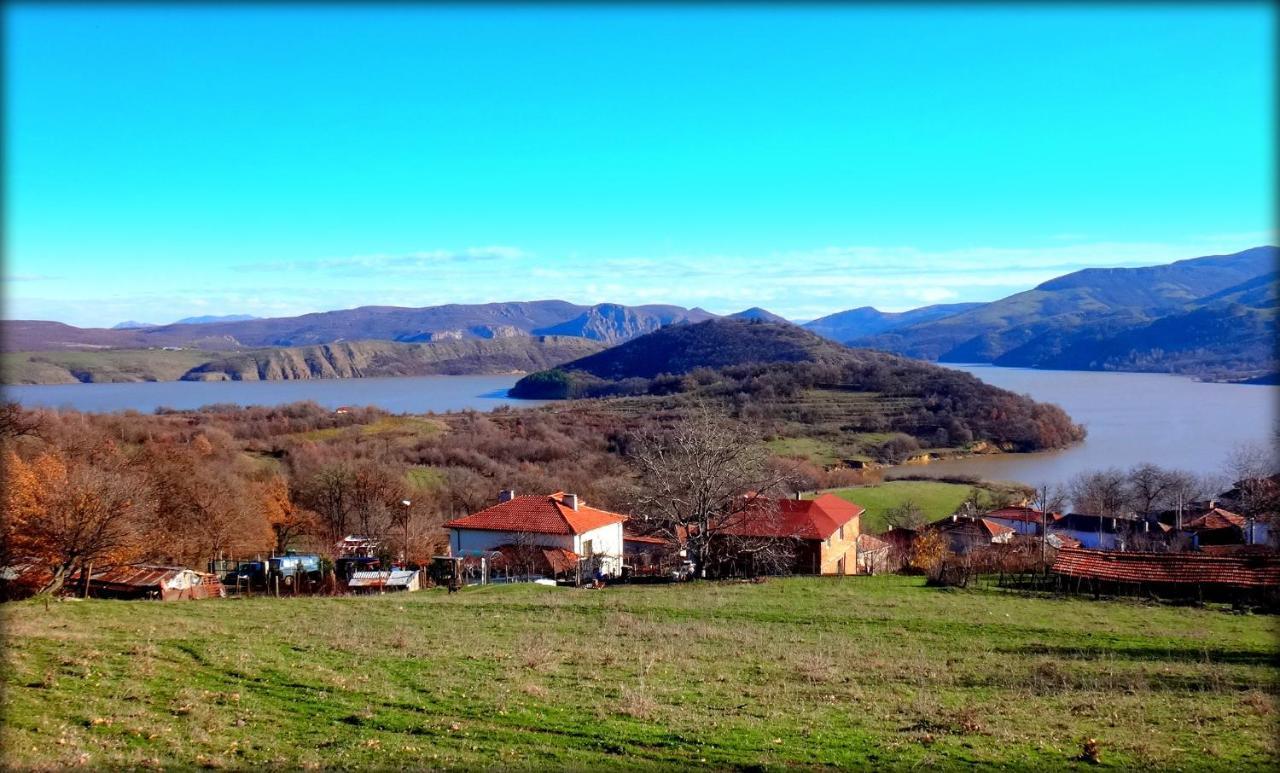 Mihaela Lake Retreat Yuvalar Εξωτερικό φωτογραφία