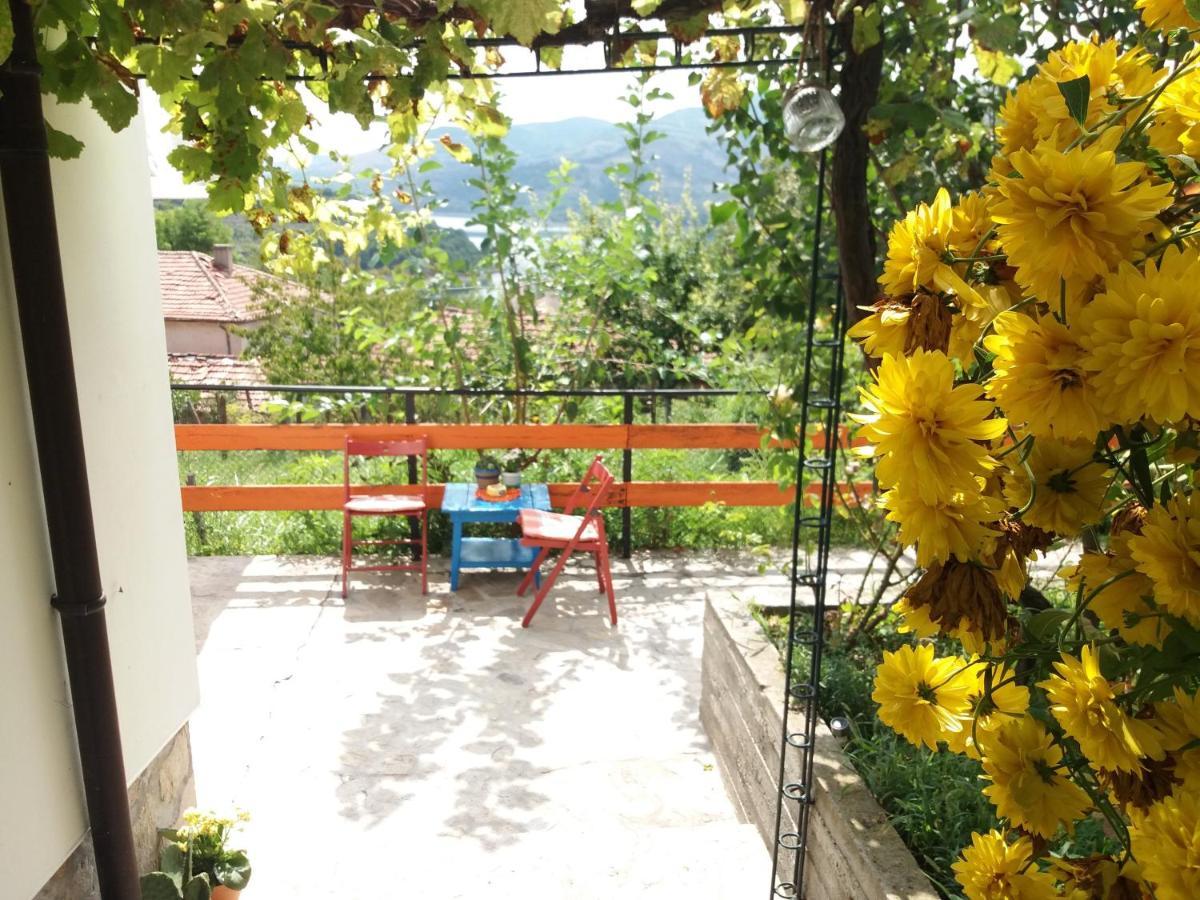 Mihaela Lake Retreat Yuvalar Εξωτερικό φωτογραφία